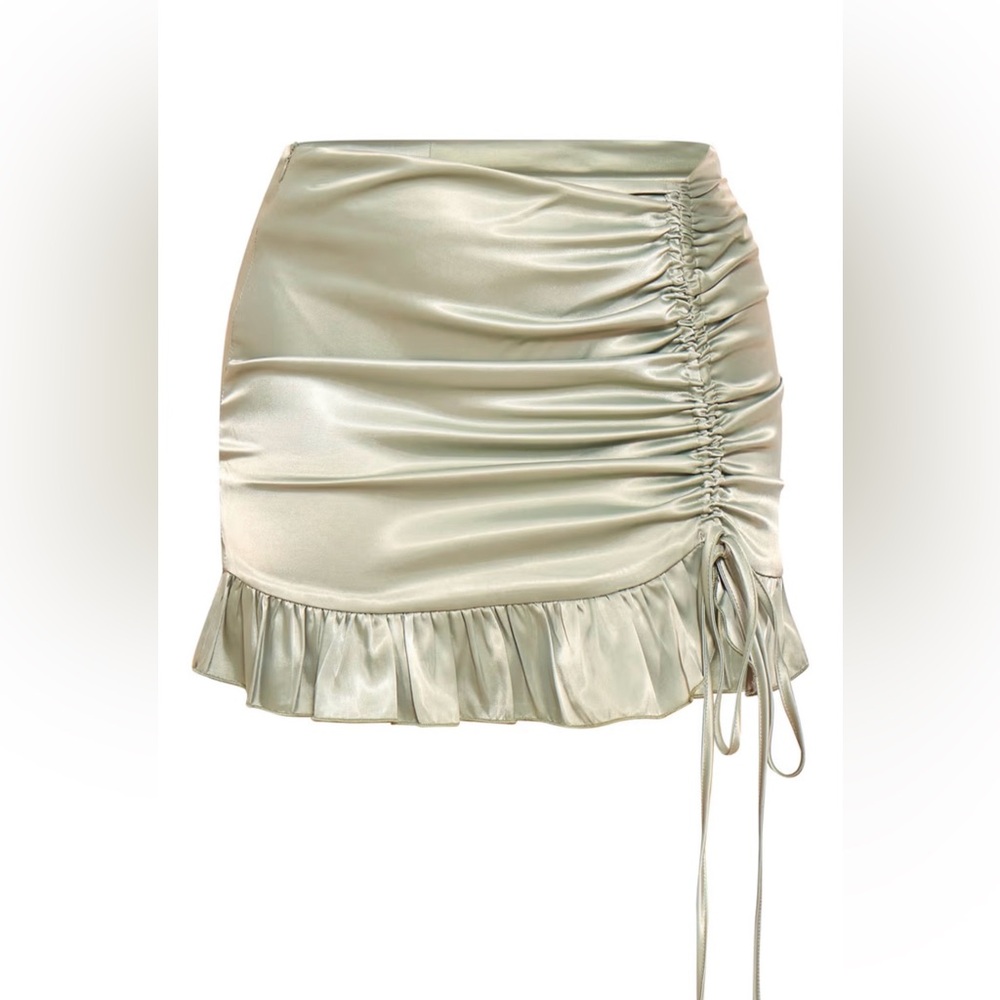 PrettyLittleThing Satin Ruched Mini Skirt in Cream